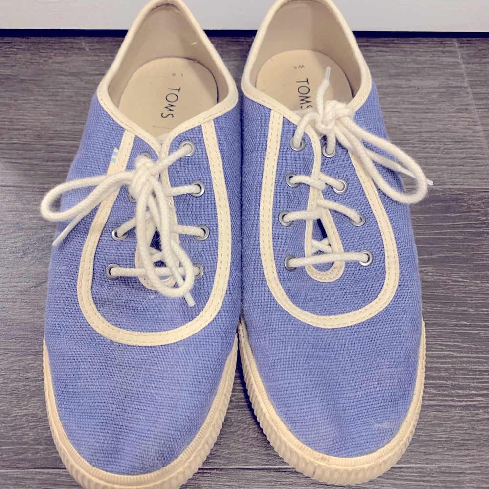 Tom’s Sneakers - Woman’s Size 8
